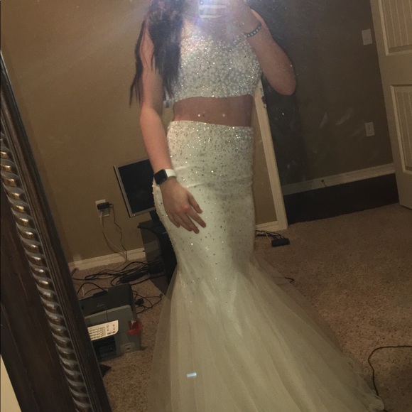 Prom dress! - Picture 3 of 3